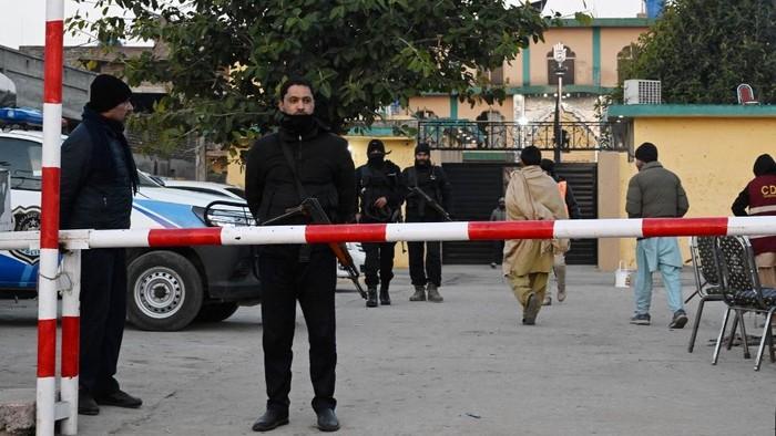 ISIS Mengaku Bertanggung Jawab atas Serangan Bom Bunuh Diri di Masjid Pakistan