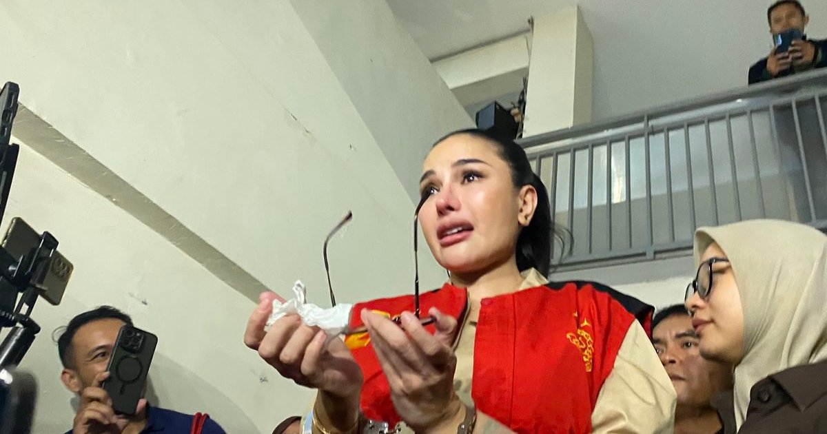 Ilustrasi artikel: Nikita Mirzani Menangis Saat Sidang Duplik, Minta Hakim Beri Keadilan