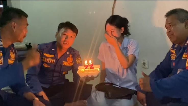 Diputusin Pacar Pas Ulang Tahun, Wanita di Bogor Datangi Damkar Minta Dirayakan Bersama