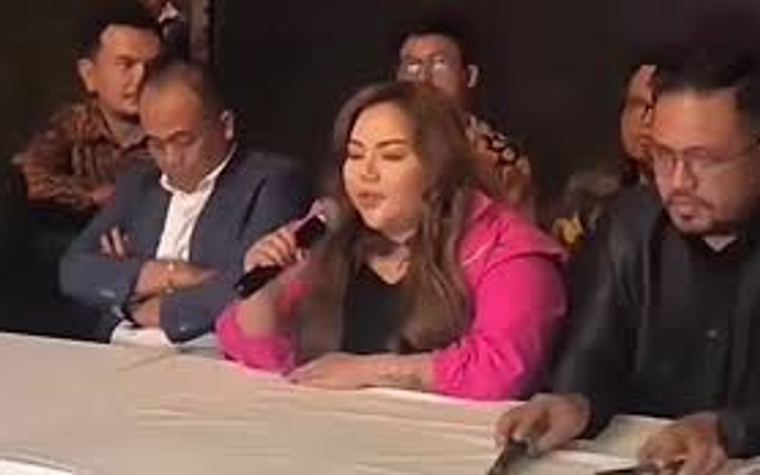 konferensi pers lisa mariana disuruh ridwan kamil ke apartemen untuk buat video syur