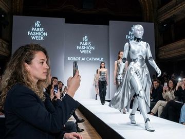 Robot AI Catwalk: Kronologi Viral di Paris Fashion Week