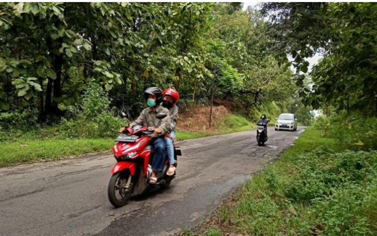 Angkernya Gunung Pegat di Ponorogo