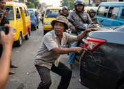 Driver Angkot Rusak Mobil di Bekasi yang Viral