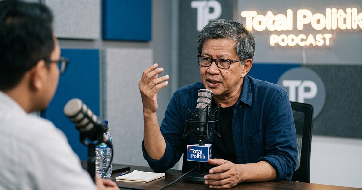 Ilustrasi artikel: Rocky Gerung dalam Podcast Terbaru Total Politik