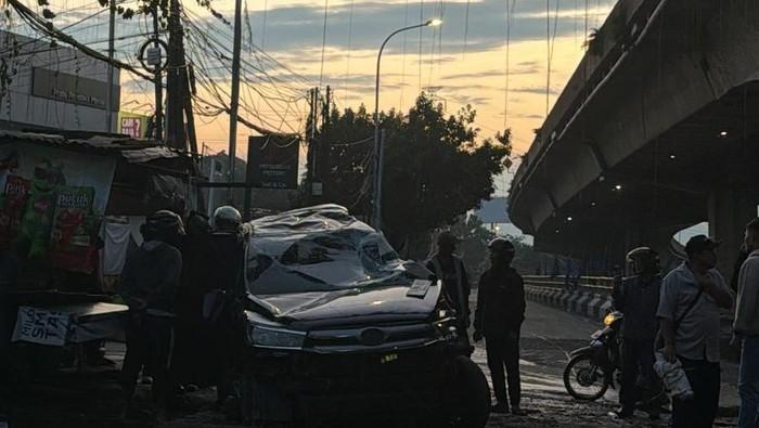 KAI Tuntut Pengemudi Mobil Tertemper Kereta di Bogor untuk Ganti Rugi