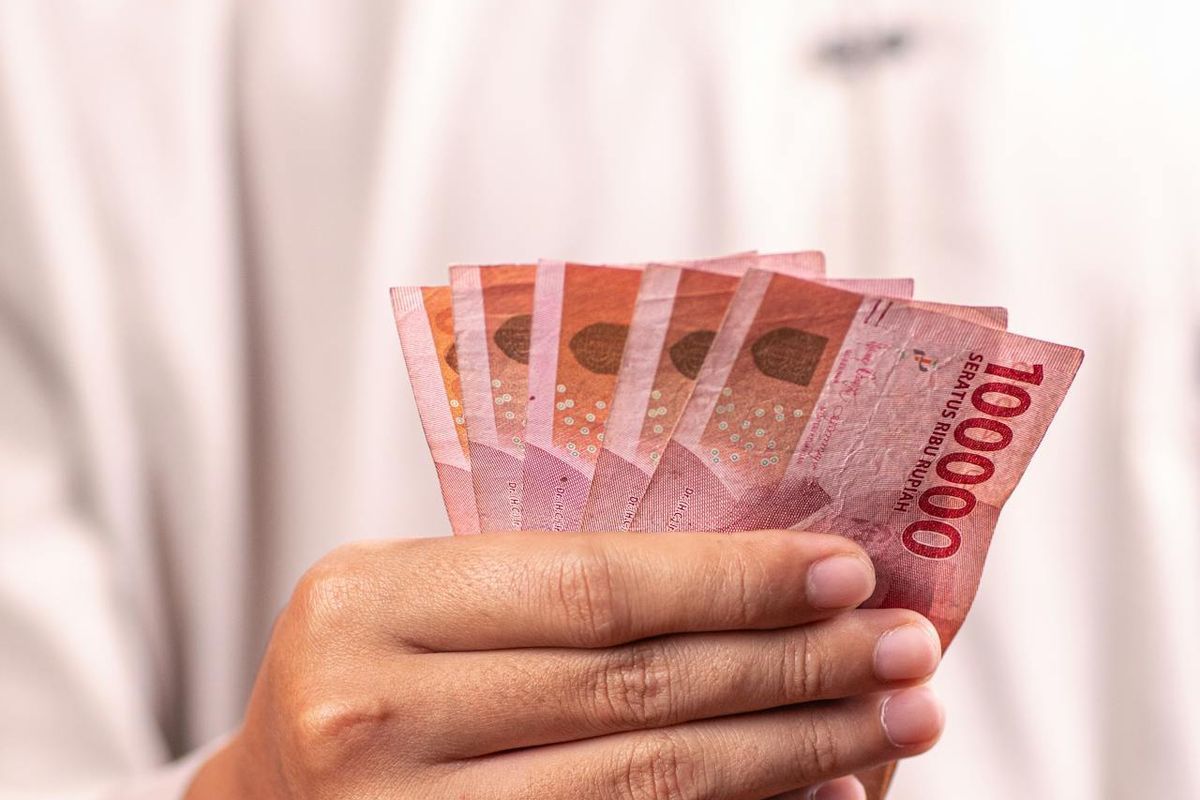Rupiah Rebound di Pengujung Pekan, Sempat Tembus Level 18.100 per Dollar AS