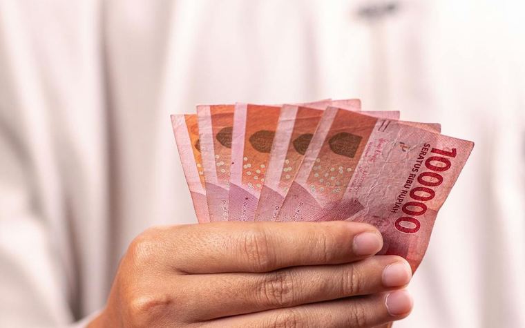 Rupiah Rebound di Pengujung Pekan, Sempat Tembus Level 18.100 per Dollar AS