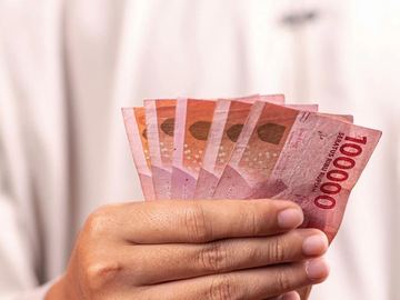 Rupiah Rebound di Pengujung Pekan, Sempat Tembus Level 18.100 per Dollar AS