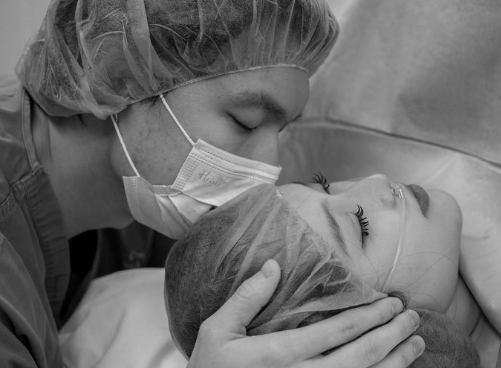 Perjuangan Vior Melahirkan: Ingin Normal, Akhirnya Caesar