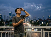 Viral! Cahaya Aneh di Langit Jakarta Diduga Drone atau Fenomena Lain?