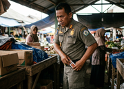Viral Satpol Aceh Utara Ketahuan Kantongi Rokok Pedagang