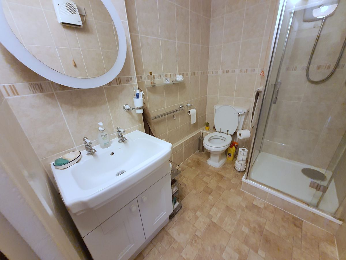 Homewillow Close, Grange Park, N21 2HJ - 2