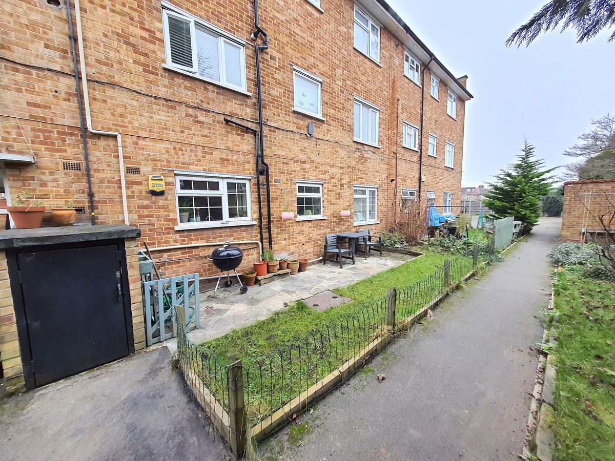 Baker Street, Enfield, EN1 3EZ - 9