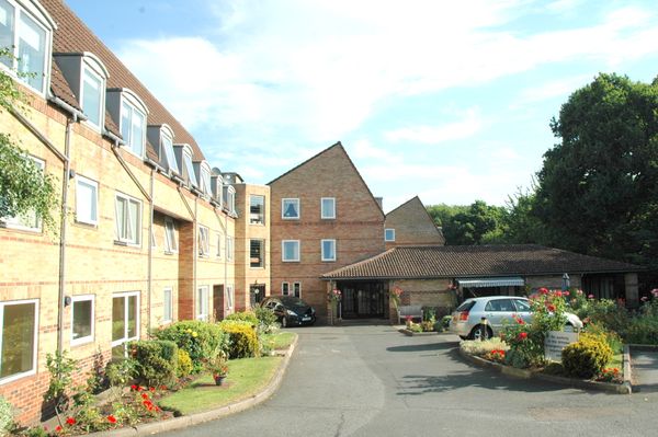 Homewillow Close, Grange Park, N21 2HJ