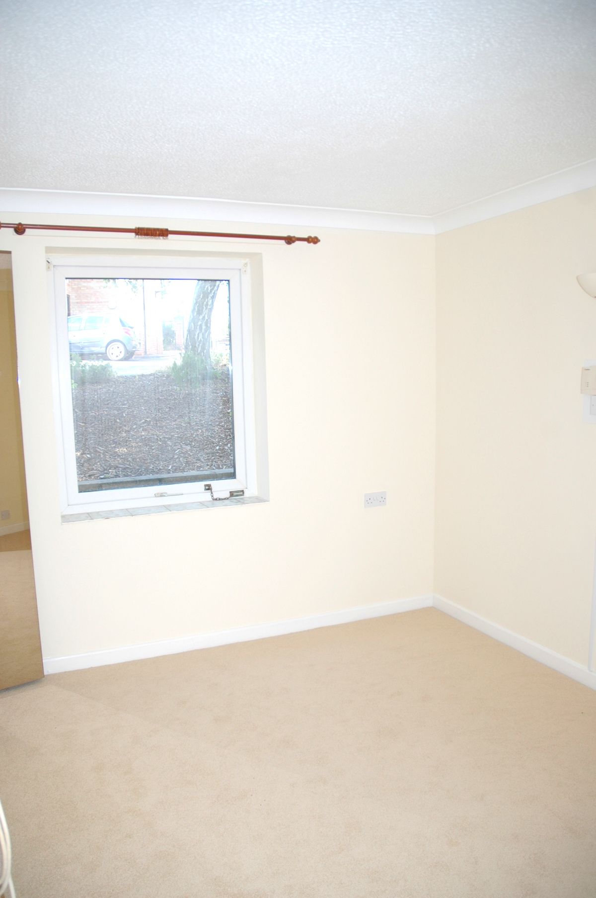 Homewillow Close, Grange Park, N21 2HJ - 3
