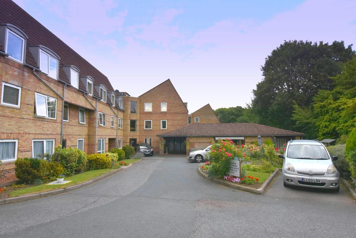 Homewillow Close, Grange Park, N21 2HJ