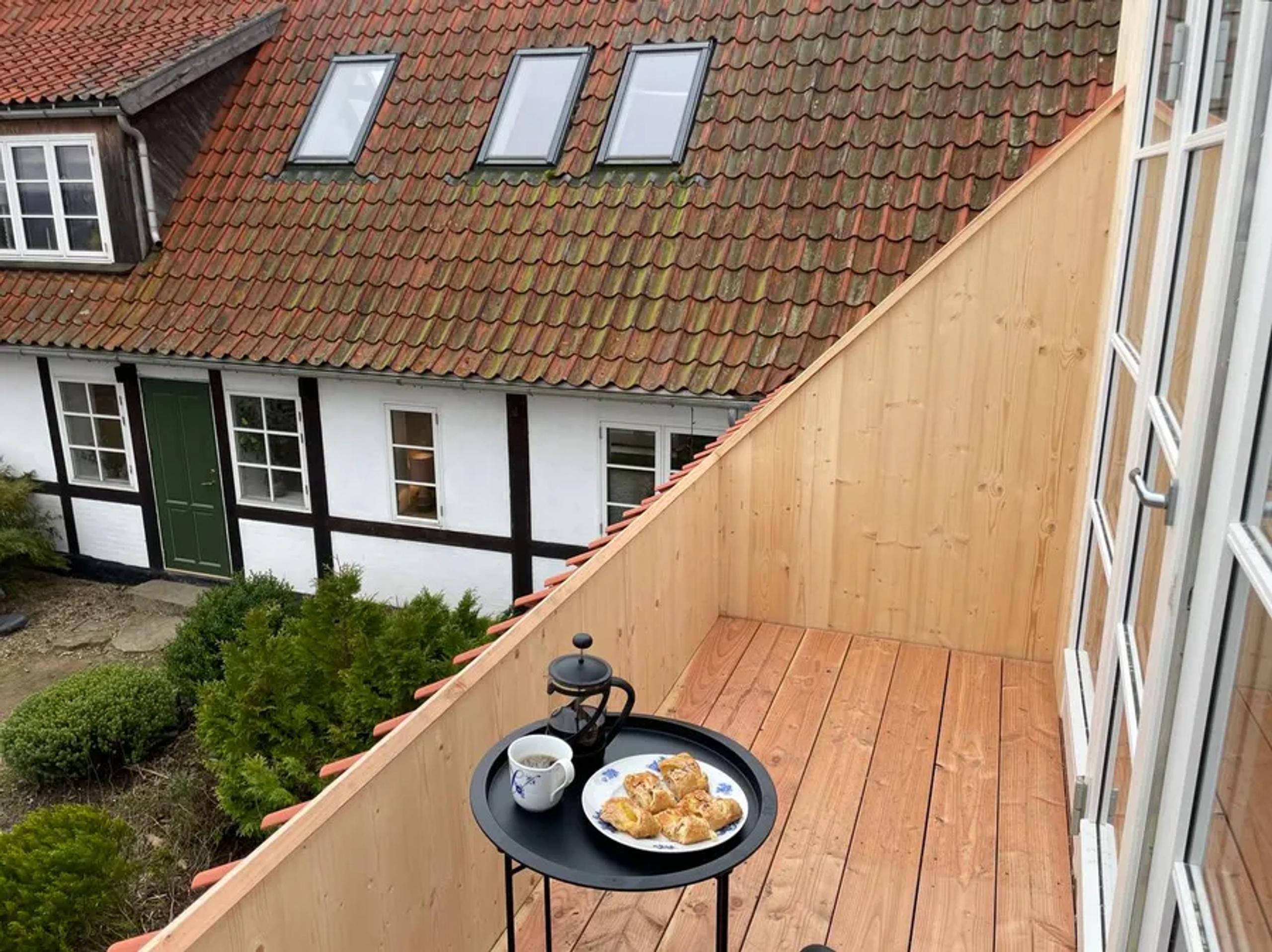 Nbyg Bornholm arbejder vi professionelt med renovering af sommerhuse 2026