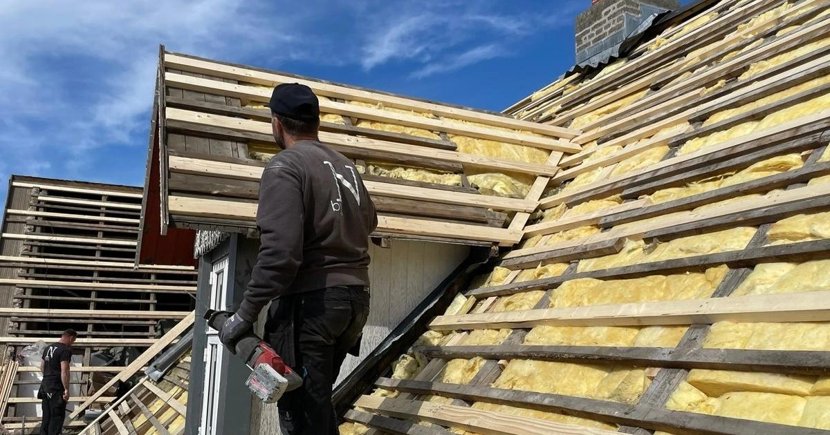 Nyt tag monteret på hus i Storkøbenhavn - professionelt tagarbejde tilpasset kystklimaets særlige vejrforhold