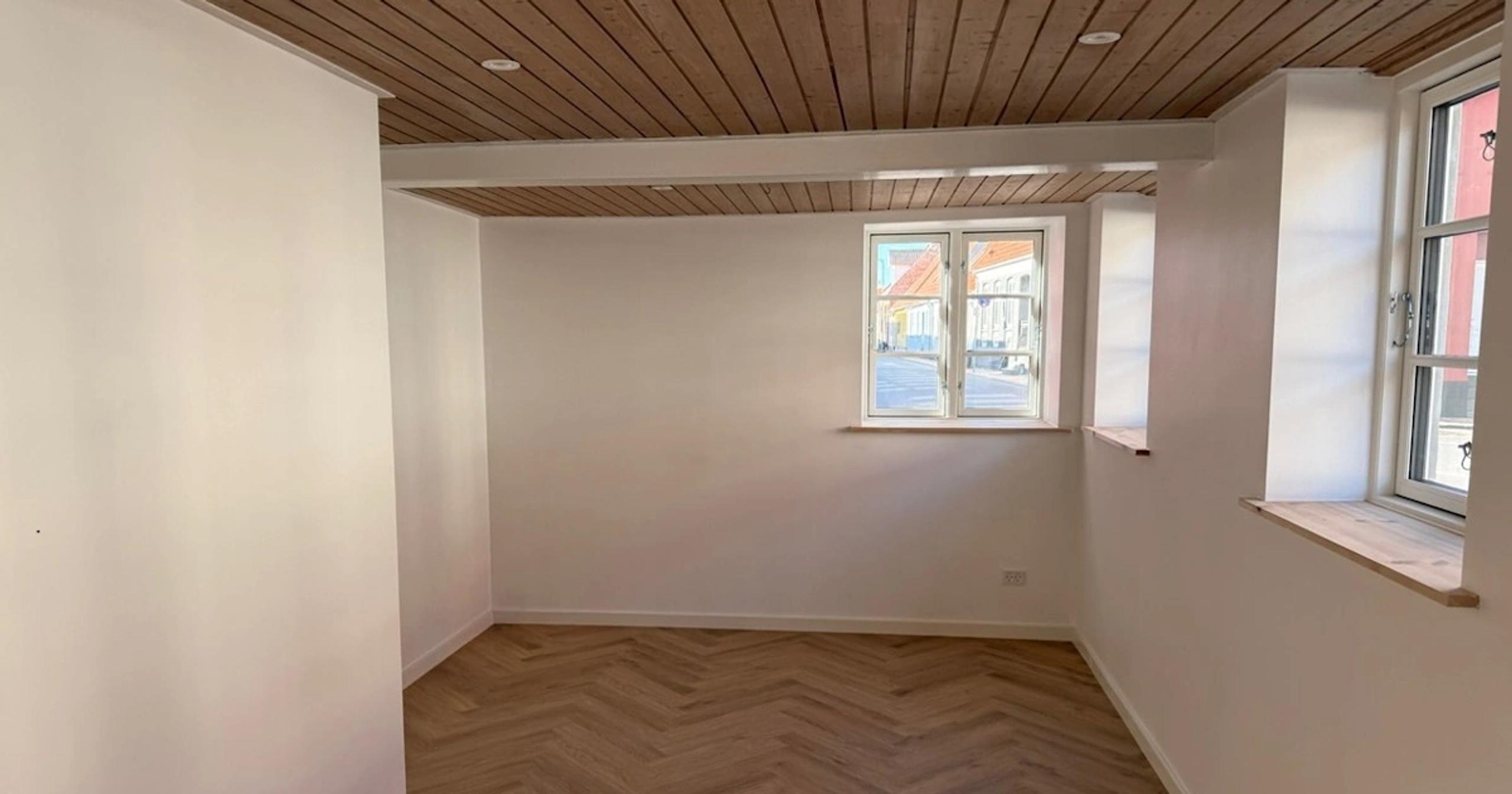 Ældre dansk villa under renovering i København - facade, tag og indvendige installationer moderniseres af Nbyg