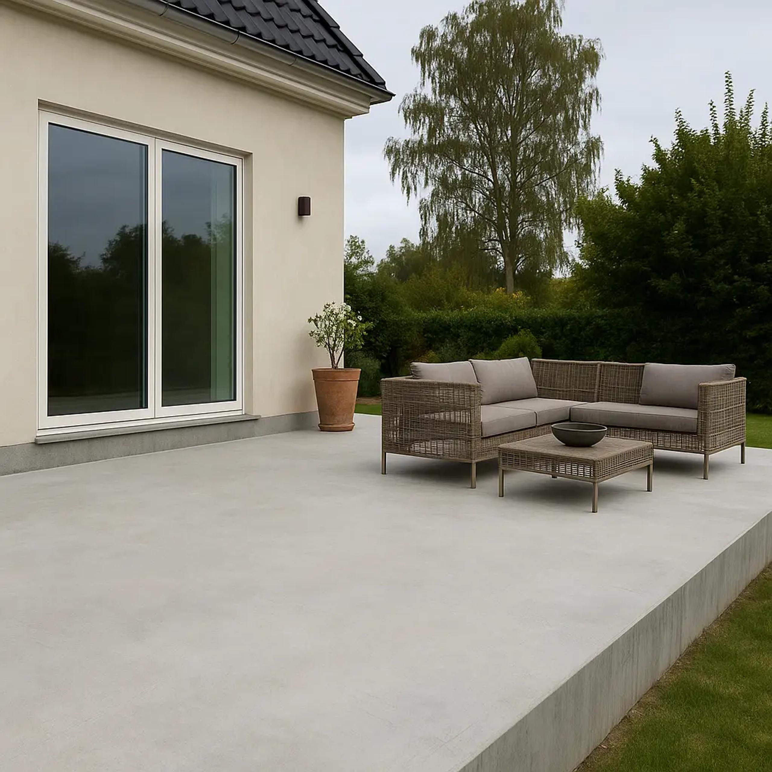 Betonterrasse – solidt, alsidigt og tidløst valg