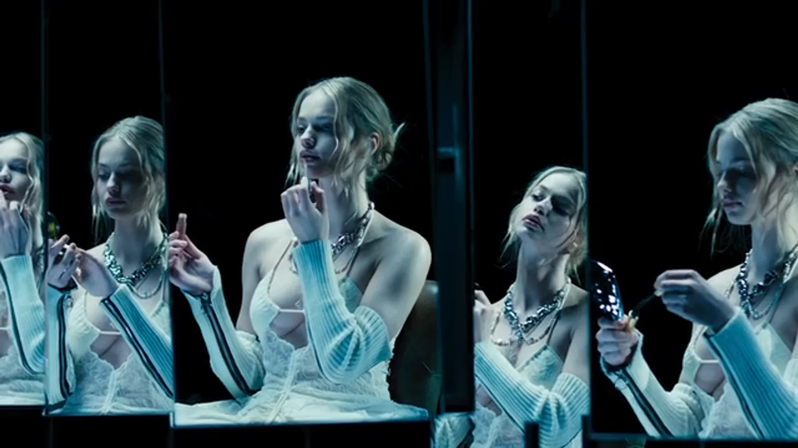 Still №007.4