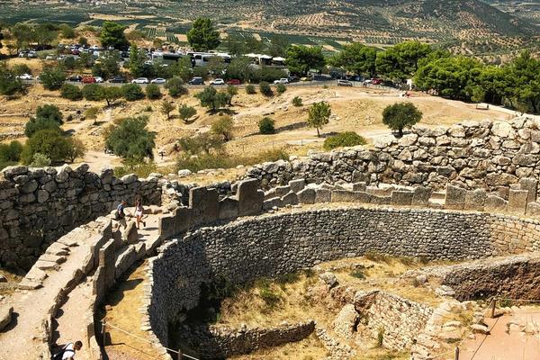 Cyclopean Walls of Mycenae: Ancient Engineering Marvel
