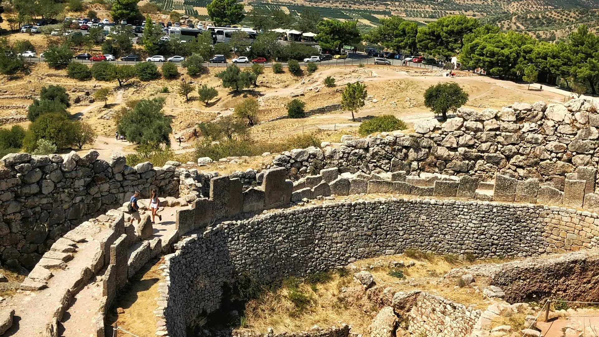 Cyclopean Walls of Mycenae: Ancient Engineering Marvel