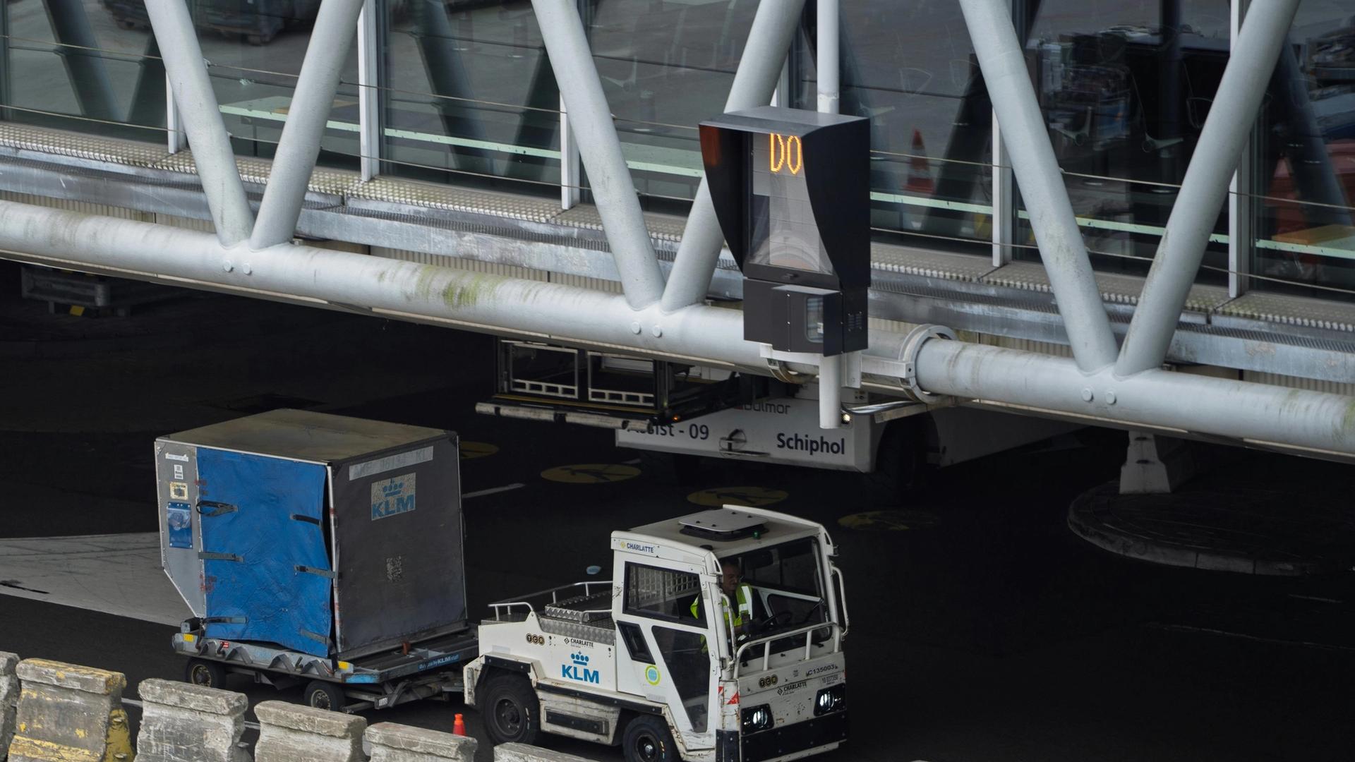 Athens Airport Guide: Everything You Need to Know (2024)