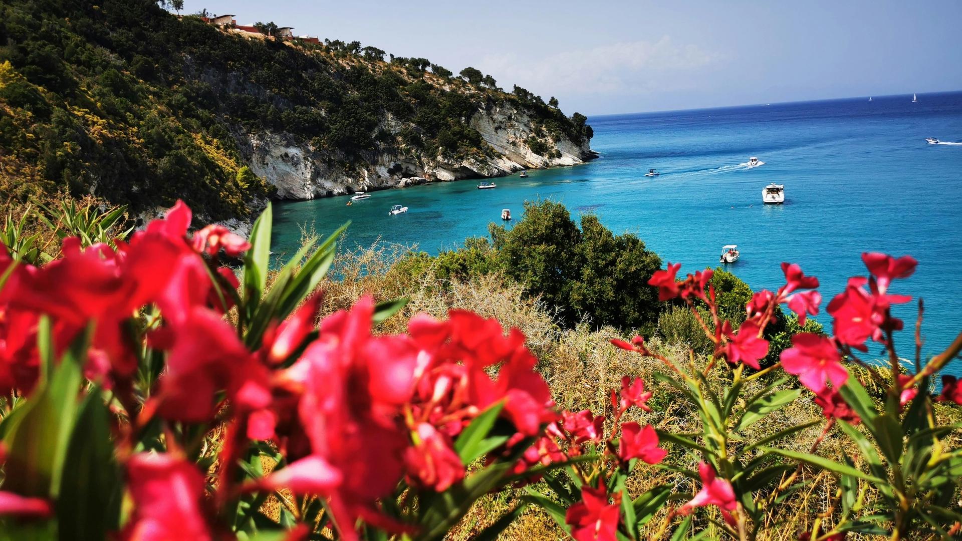 Weather in Greece in April: Your Complete Travel Guide