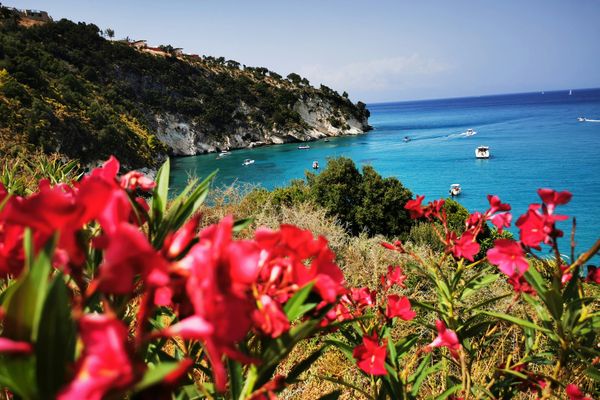 Weather in Greece in April: Your Complete Travel Guide