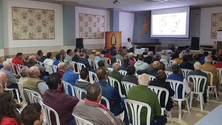 150 AGRICULTORES DE SEVILLA ACOGEN LA PRESENTACIÓN DE ASCENZA EN COLABORACIÓN CON AGROQUÍMICOS BORREGO