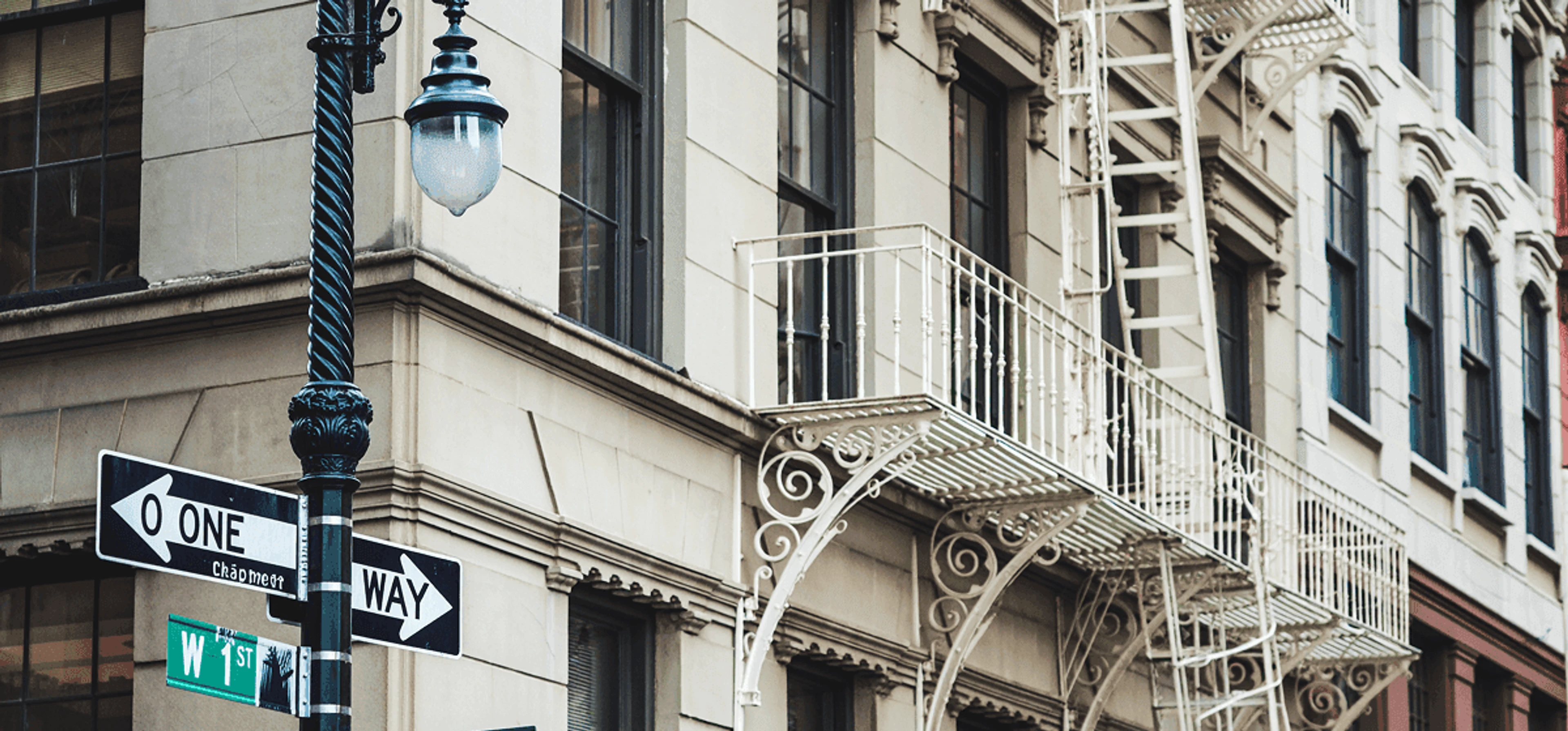 Your Negotiation Playbook on Autopilot: Benchmarking & Redlining That Wins