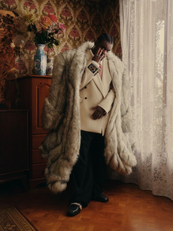 Views Magazine — Guy2Bezbar