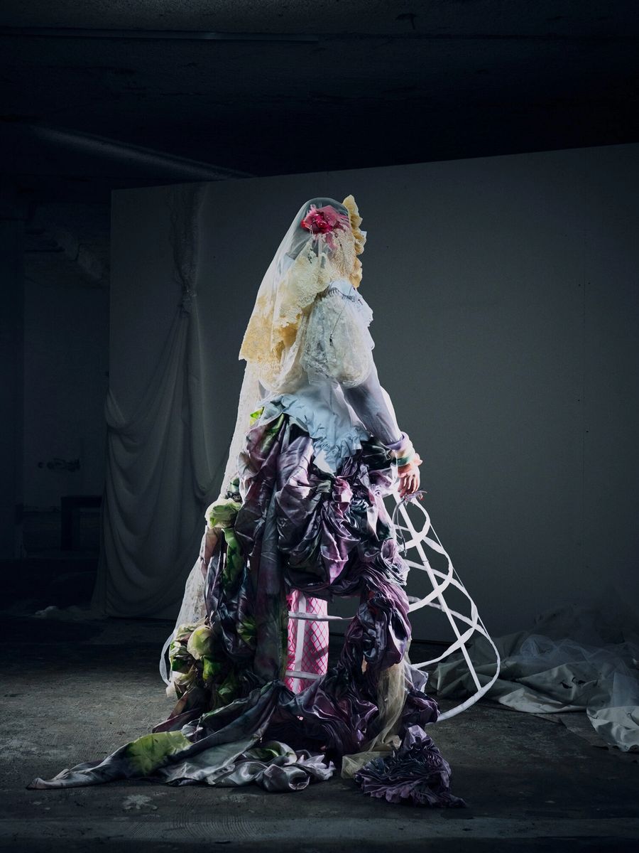 fake fittings helvetico thin bold xirojin maximalism