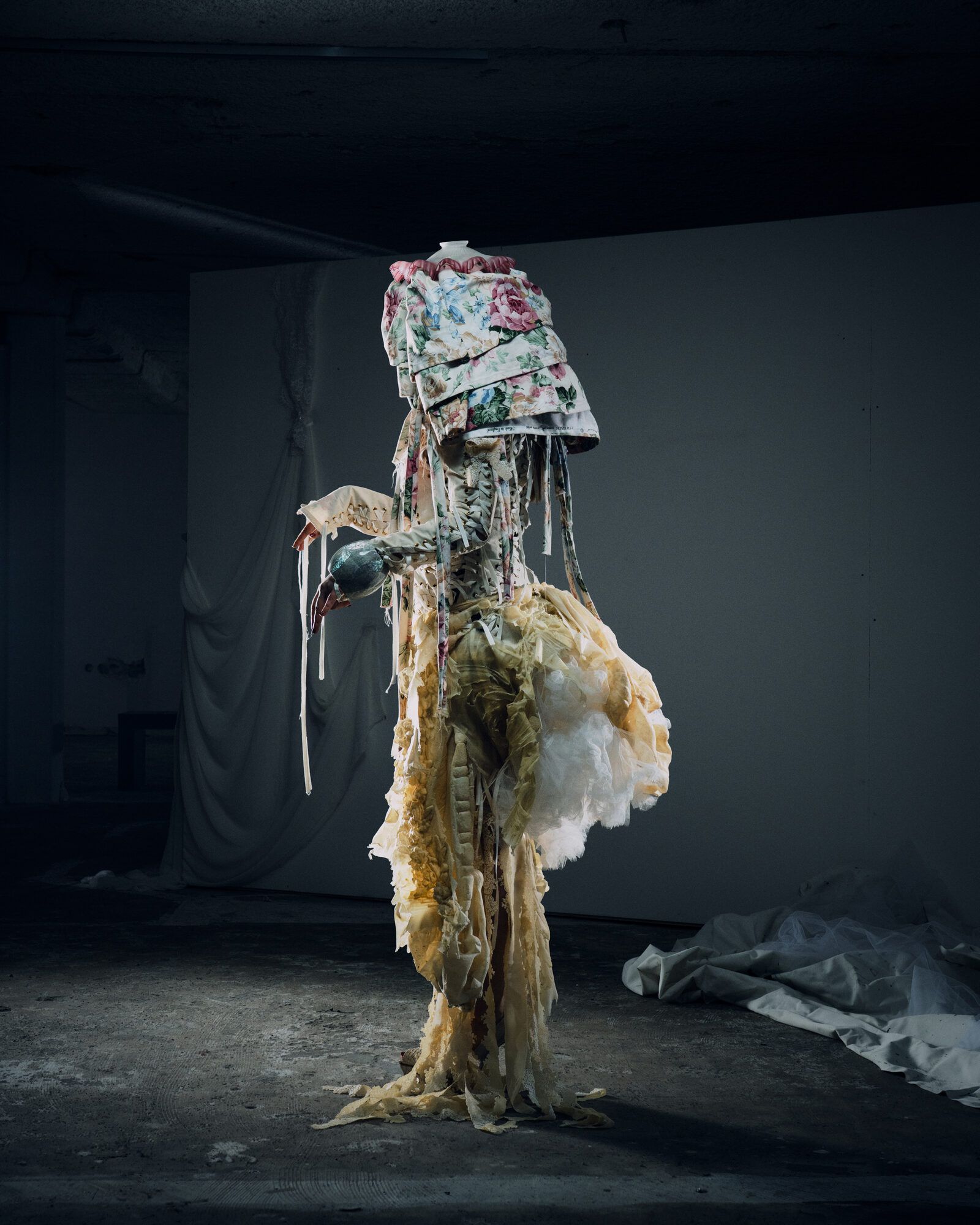 fake fittings helvetico thin bold xirojin maximalism