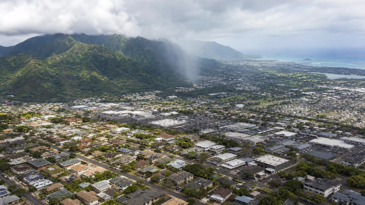 Oahu Microclimates: How Your Neighborhood Impacts Your Roof