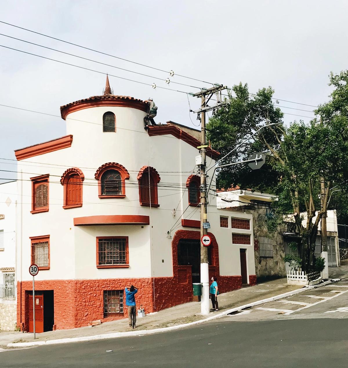 Casinha do percurso até a biblioteca
