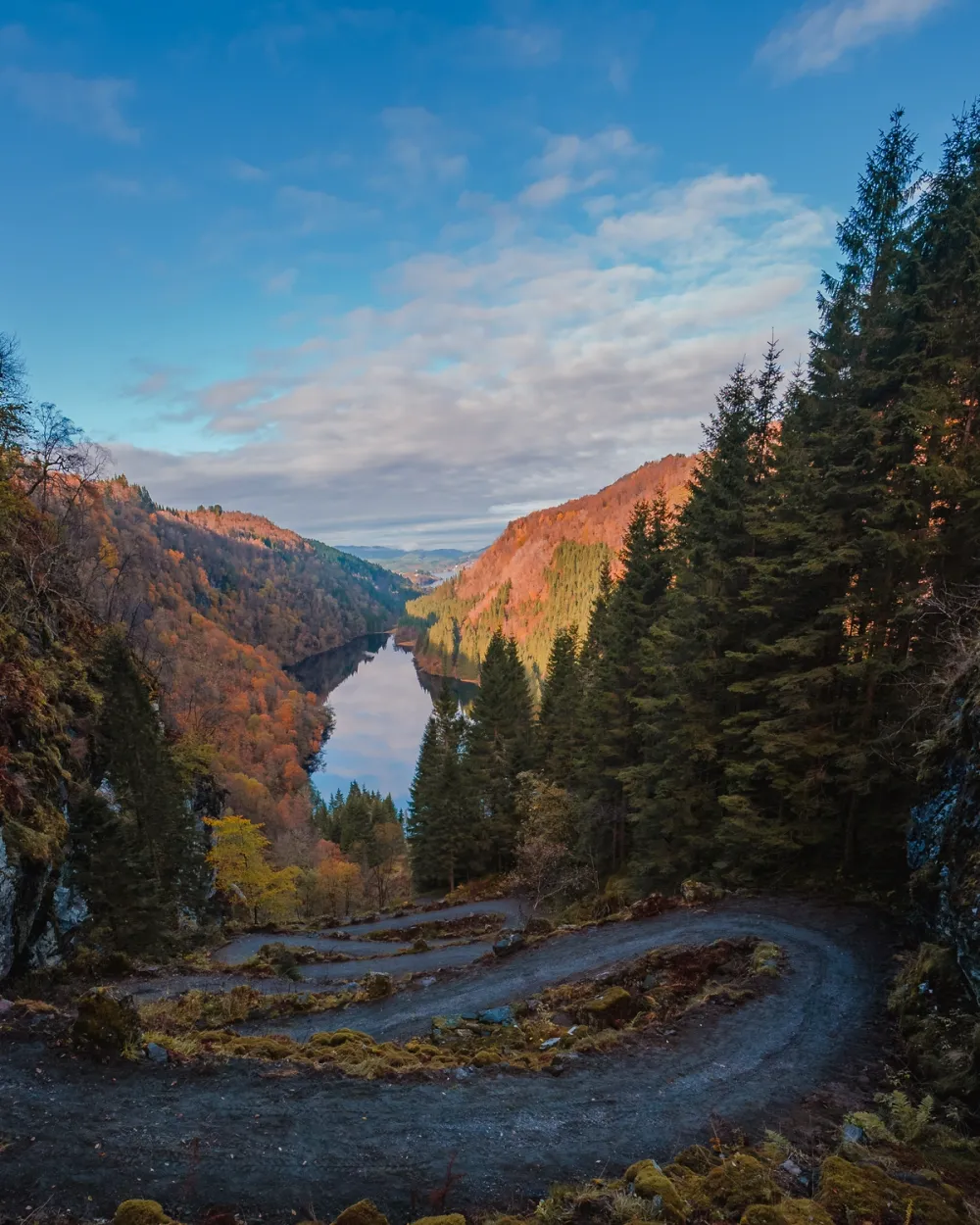 Kossdalssvingane, Osterøy – a dramatic series of hairpin bends winding through the mountains