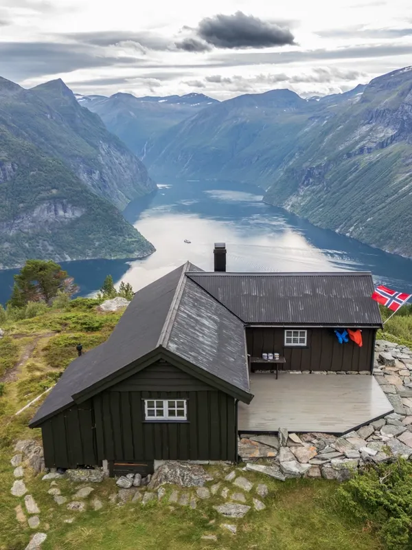 Ljøsætra cabin by Zippy Downing