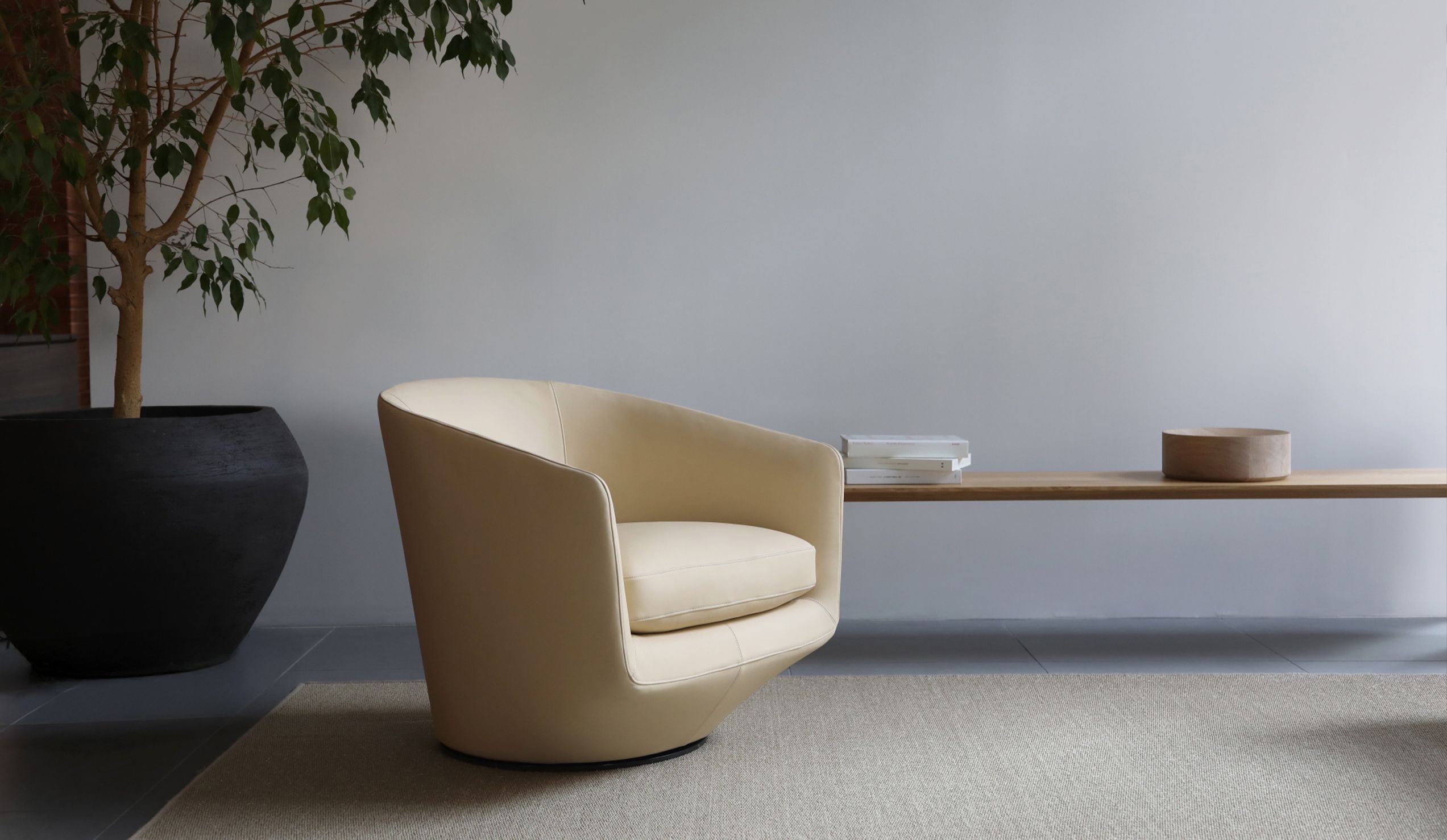 U Turn swivel chair