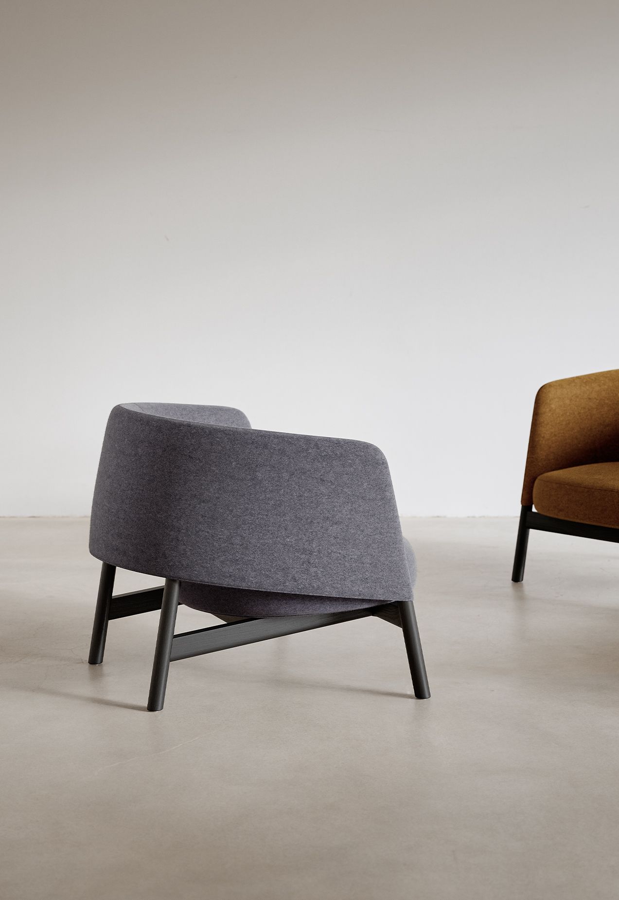 Collar Grand Lounge Chair