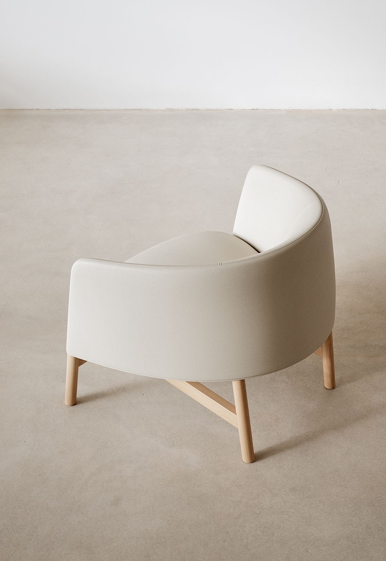 Collar Grand Lounge Chair
