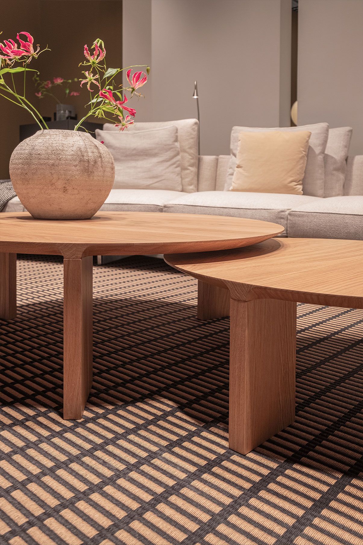 Radii coffee table