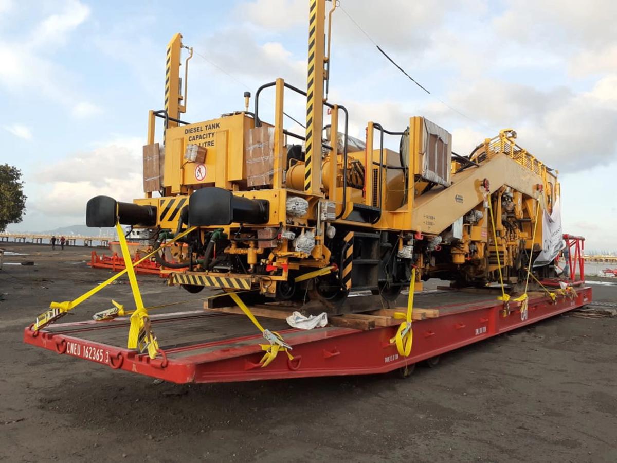 RoRo Machinery Shipping | Machinery Equipment Shipping