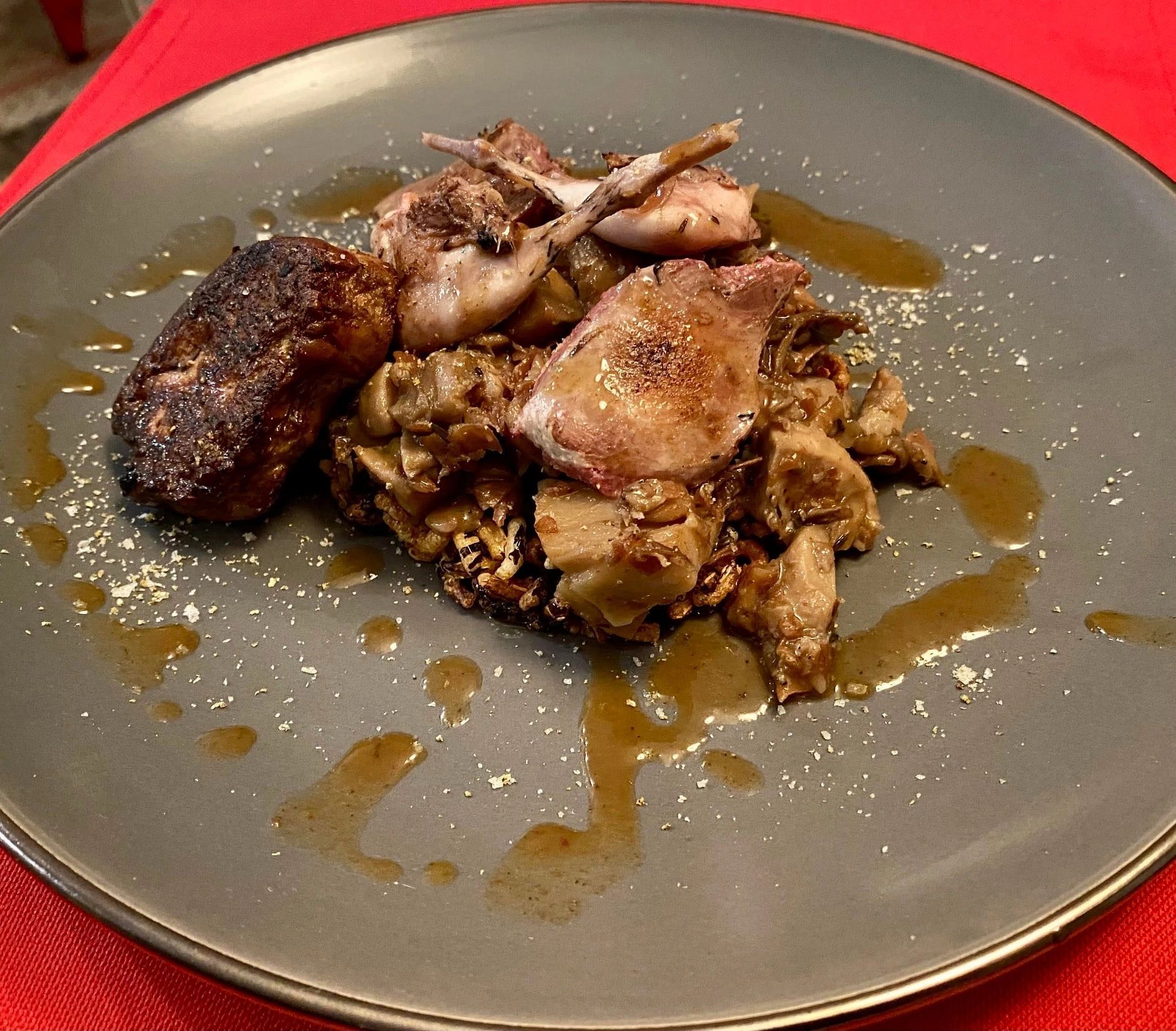 Bécasses au thé du Labrador, foie gras et riz sauvage soufflé