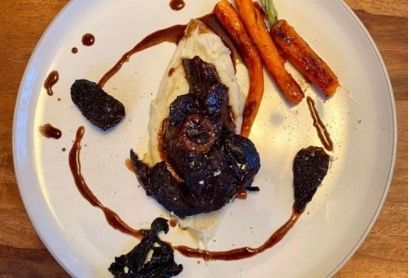 Osso buco de chevreuil dans le noir