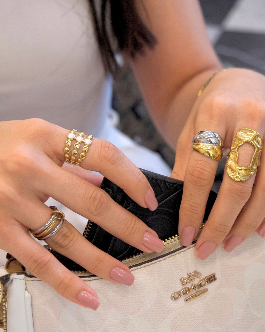 Anillos Siorela en dorado y plateado