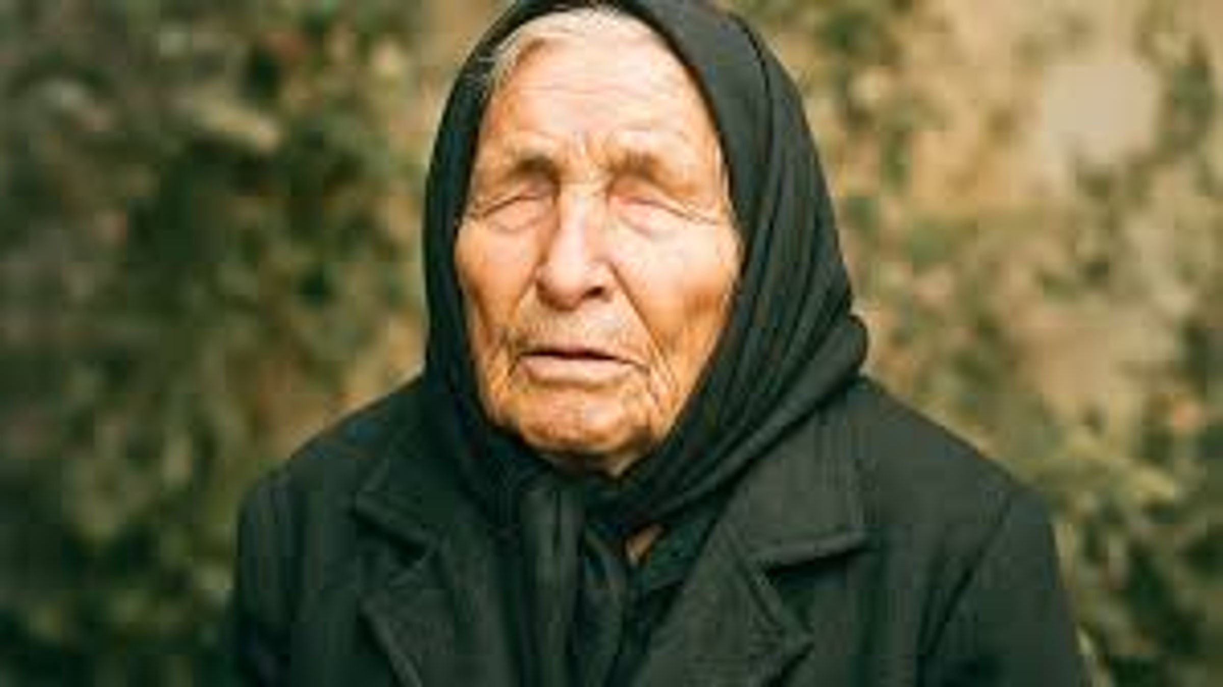 Hin blinda og goðsagnakennda spákona, Baba Vanga ráðinn til starfa hjá miðlinum. Spáir fyrir djamminu í Reykjavík á hverjum föstudegi.