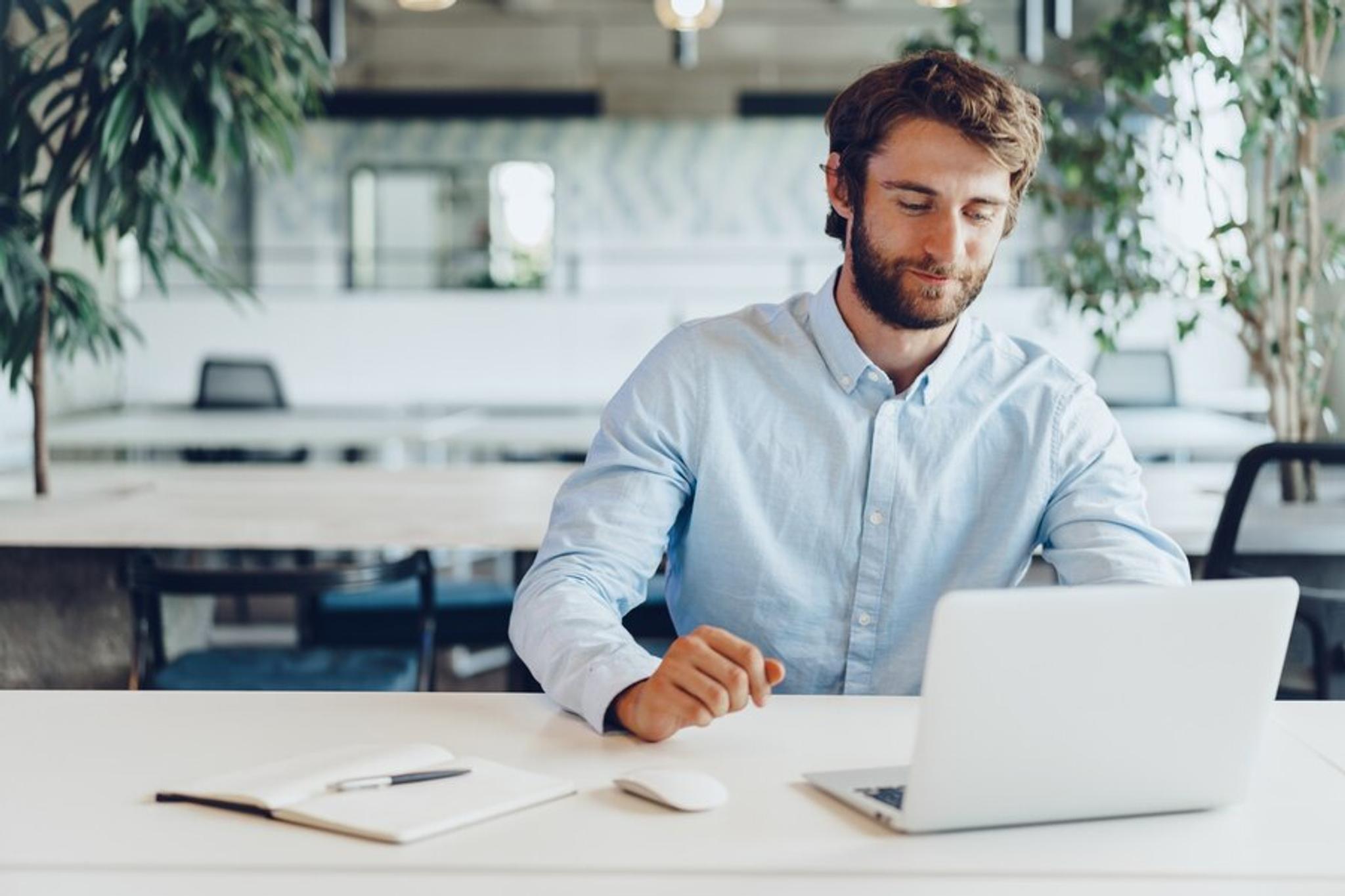 วิธีเลือก "โต๊ะทํางานออฟฟิศ "ให้เหมาะสม ไม่ปวดหลัง