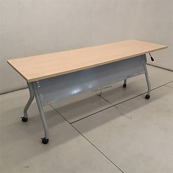 โต๊ะประชุมพับได้มีชั้นวางของ รุ่น โฟกัส เอส